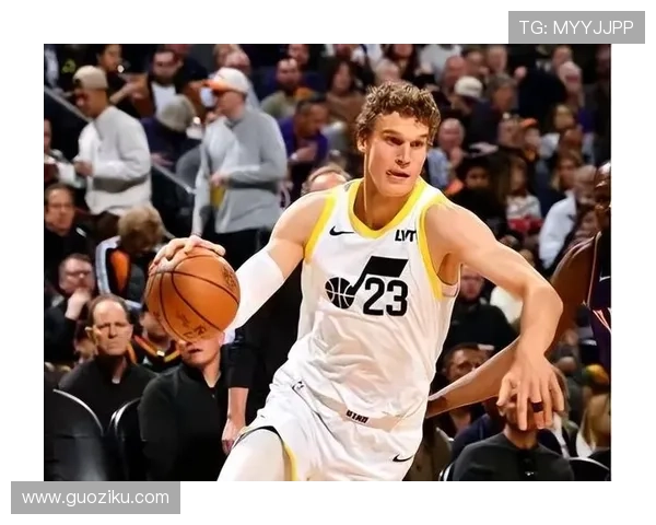 布克砍下36分9助攻马尔卡宁砍33分太阳主场轻取爵士